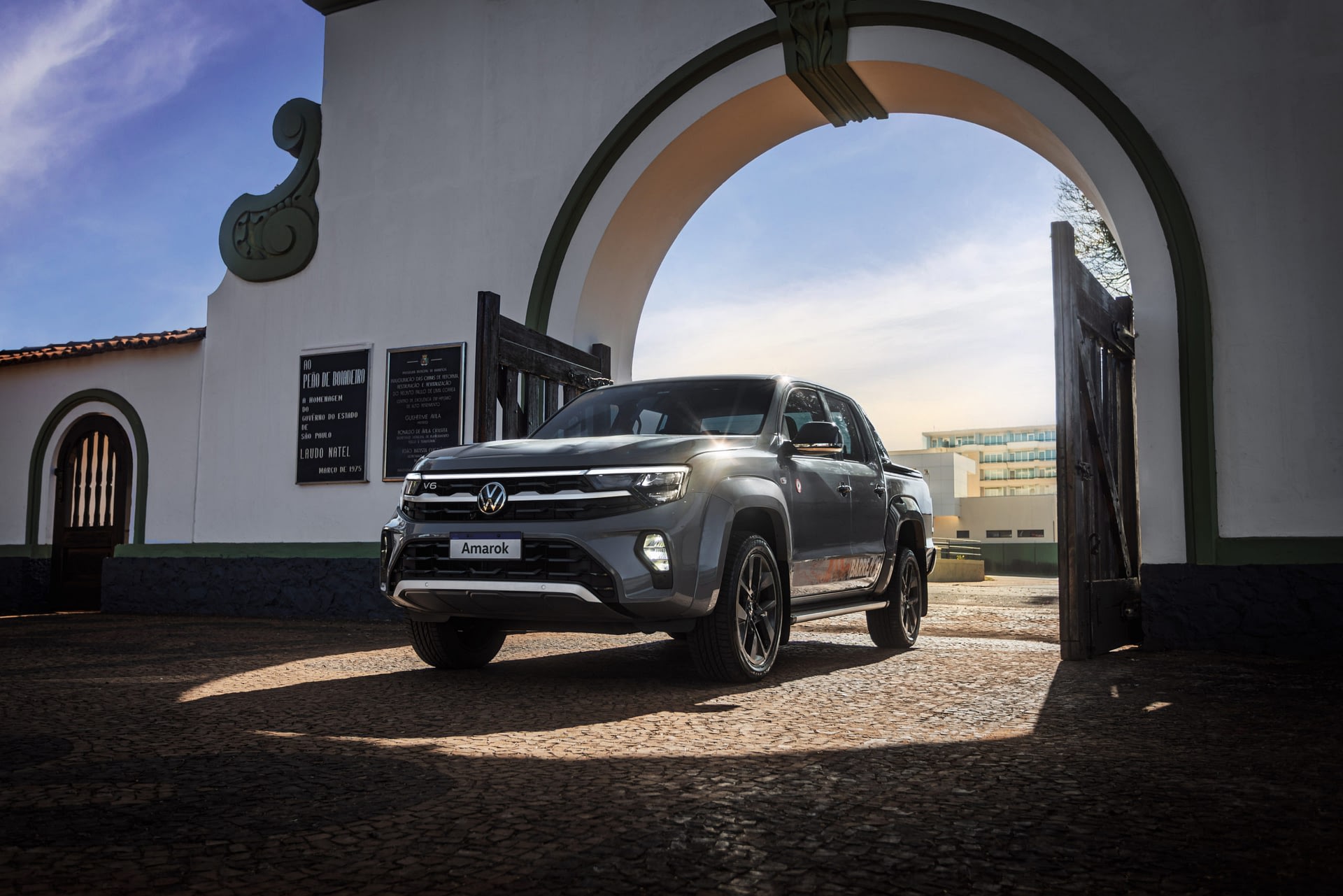 Imagem ilustrativa da notícia: Volkswagen diz ter esgotado as 200 Amarok Barretos 70 anos em 24 horas