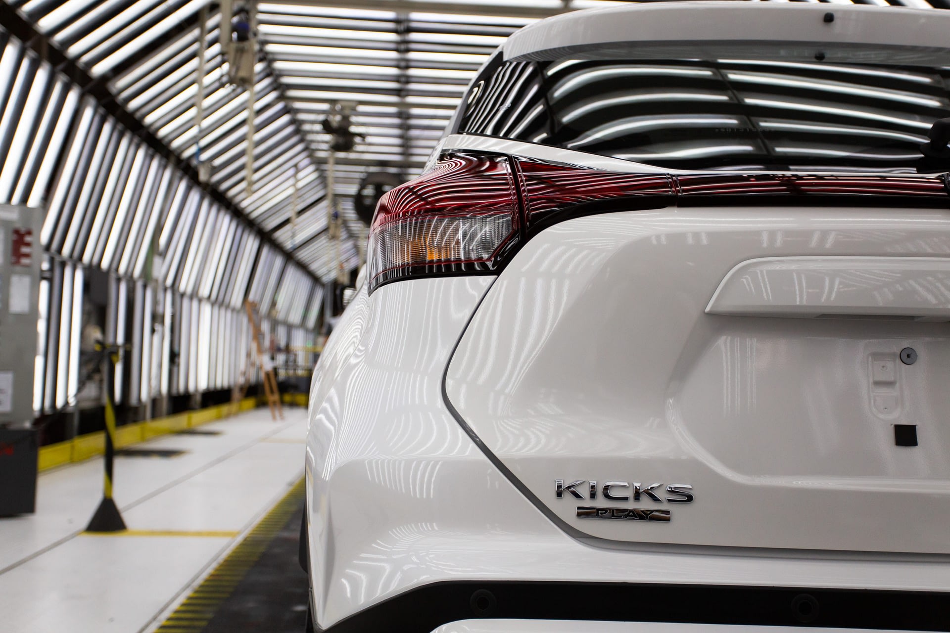 Imagem ilustrativa da notícia: Nissan celebra a exportação de 100 mil carros fabricados em Resende