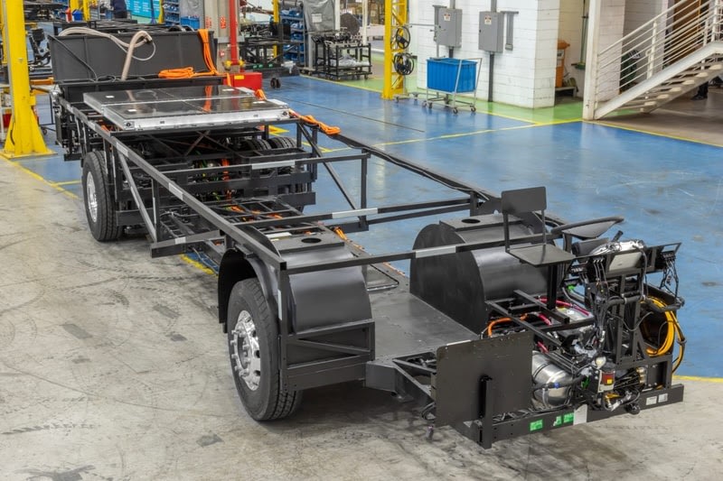 Imagem ilustrativa da notícia: BYD apresenta o seu primeiro chassi de ônibus elétrico Midi desenvolvido no Brasil