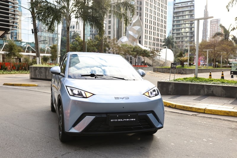 Imagem ilustrativa da notícia: BYD chega a 100 mil veículos vendidos no Brasil em 2025