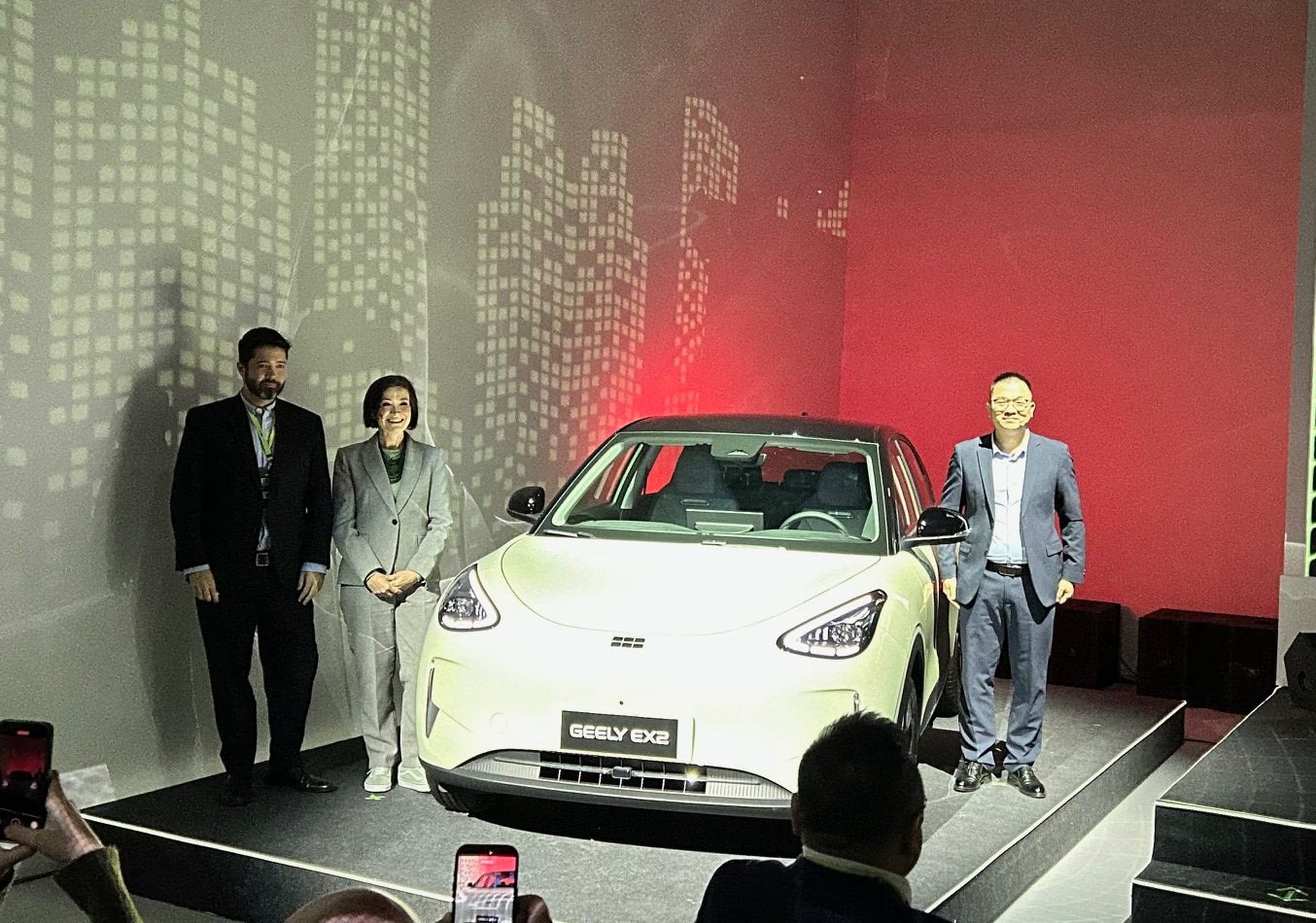 Imagem ilustrativa da notícia: Geely apresenta suas credenciais com o EX2