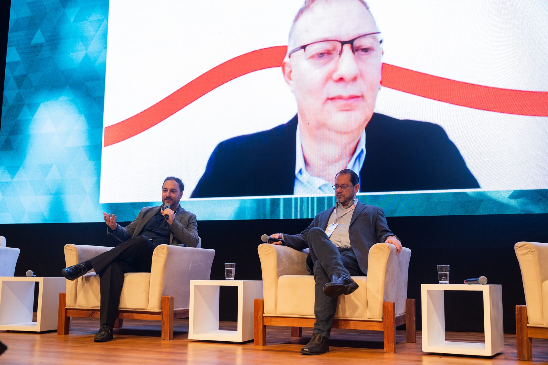 Imagem ilustrativa da notícia: Toyota voltará a produzir em ritmo normal até março