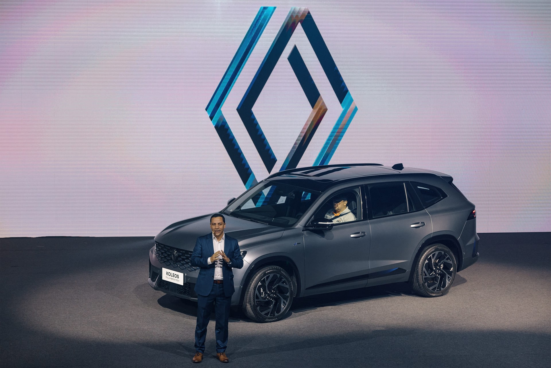 Imagem ilustrativa da notícia: Renault trará o Koleos híbrido para o mercado brasileiro