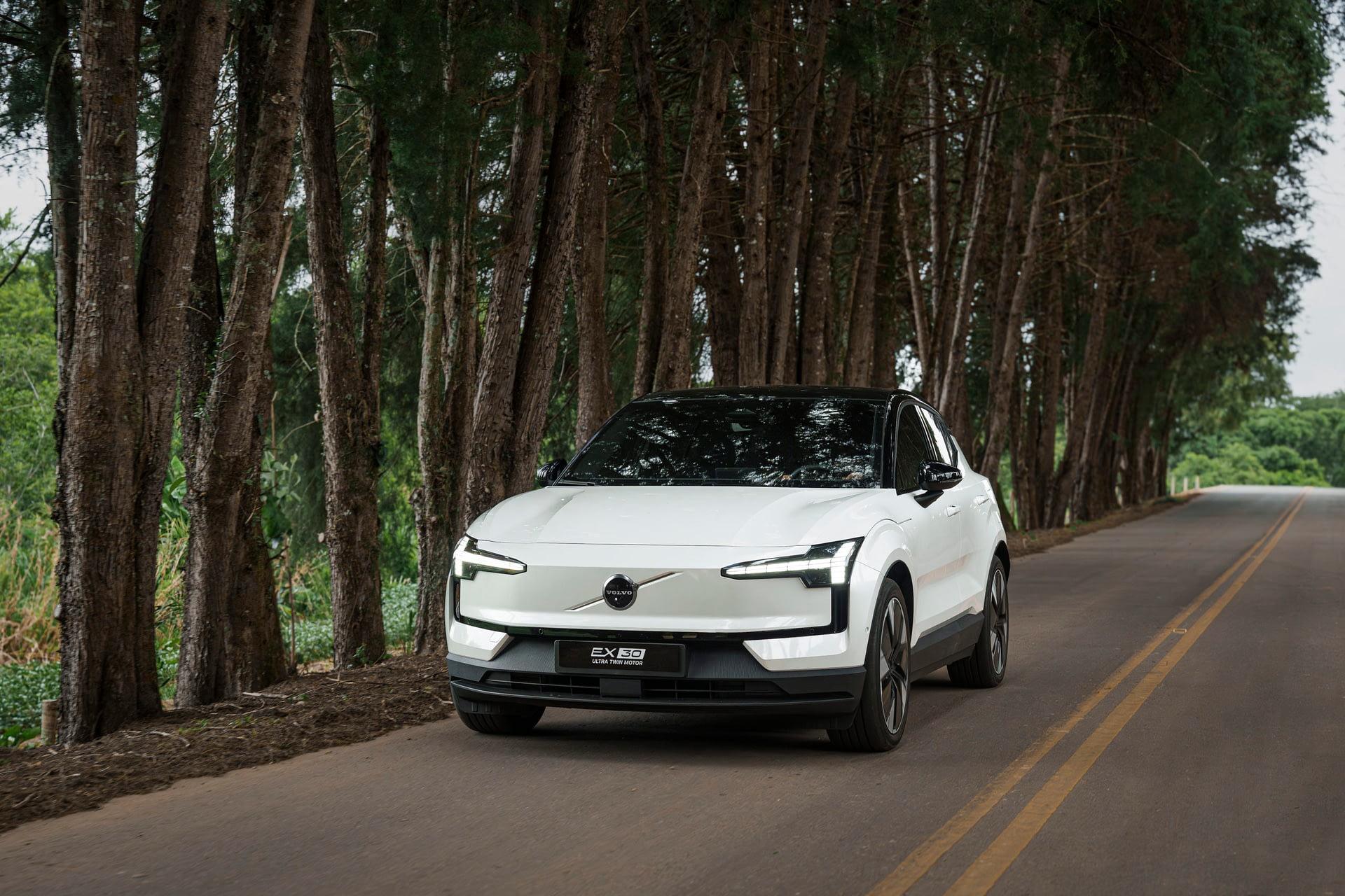 Imagem ilustrativa da notícia: Volvo dá mais potência ao EX30, que fica mais agressivo