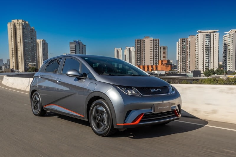 Imagem ilustrativa da notícia: Dahruj Rent a Car adquire 2 mil carros da BYD