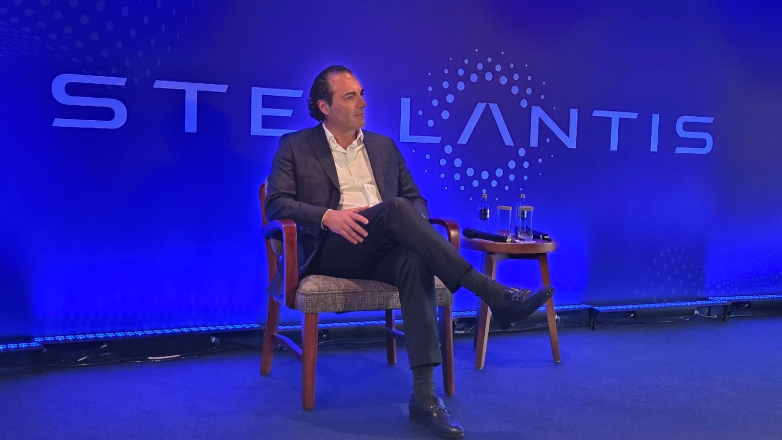 Imagem ilustrativa da notícia: Concorrência com chineses, Leapmotor e a saúde financeira da Stellantis: o que pensa Antonio Filosa.