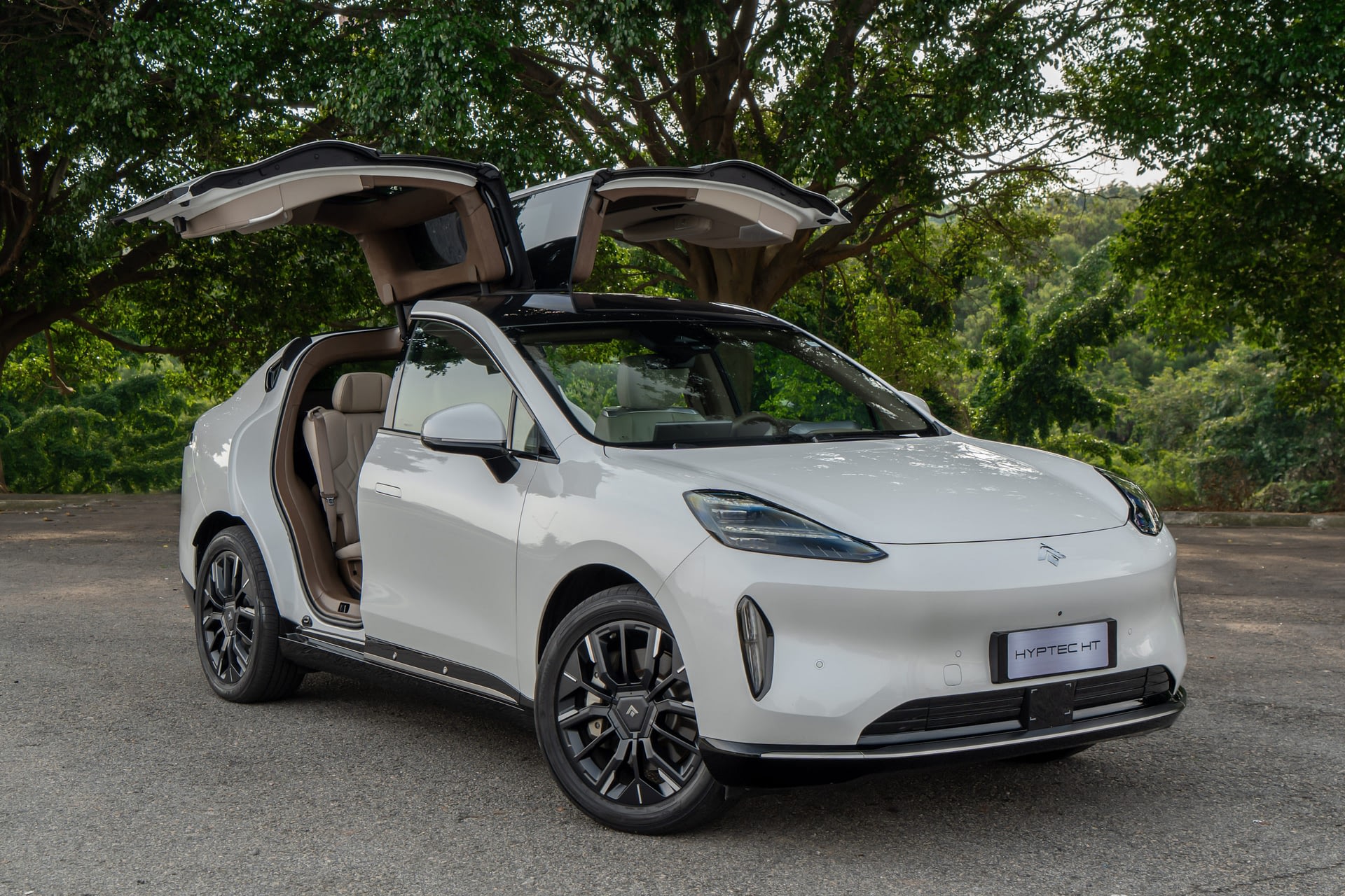 Imagem ilustrativa da notícia: GAC Hyptec HT chega à linha 2027 mais potente e com maior autonomia