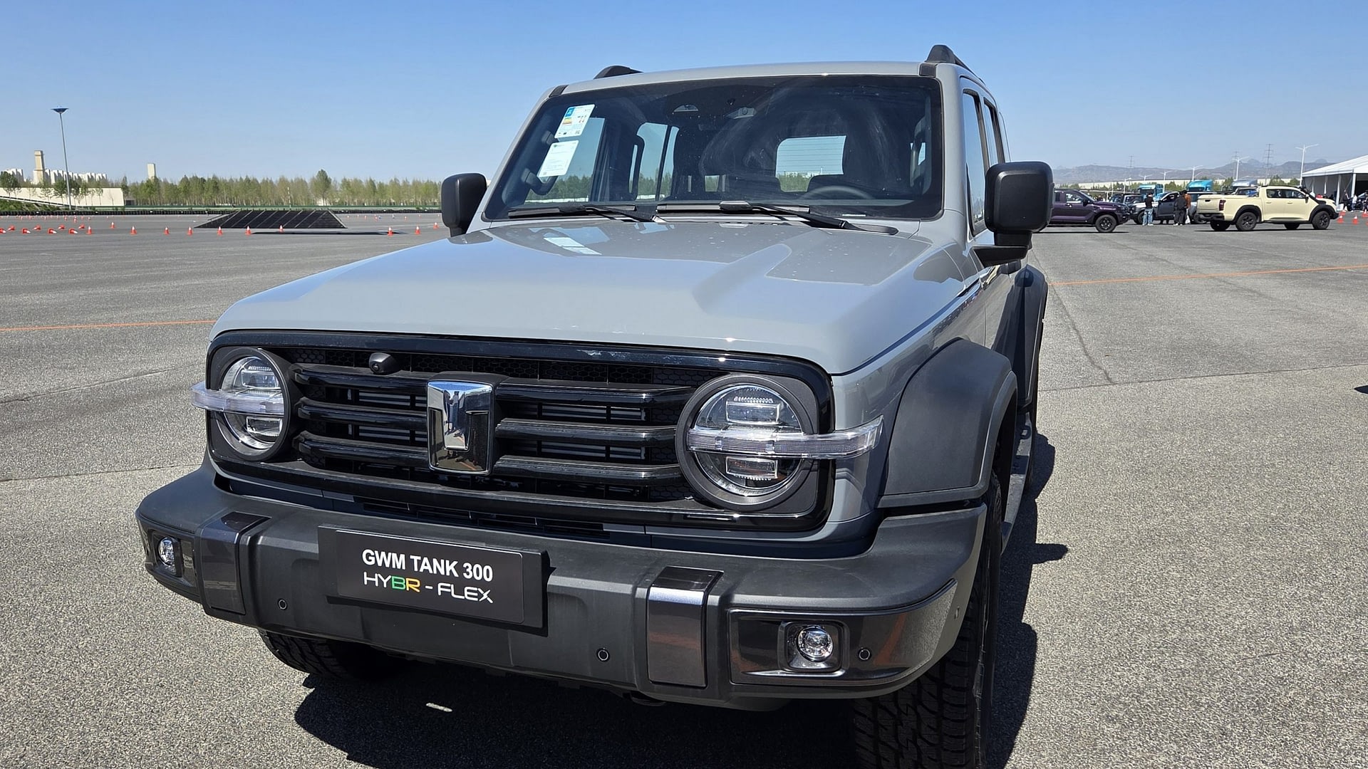 Imagem ilustrativa da notícia: Tank 300, primeiro PHEV flex do mundo, está à venda no Brasil