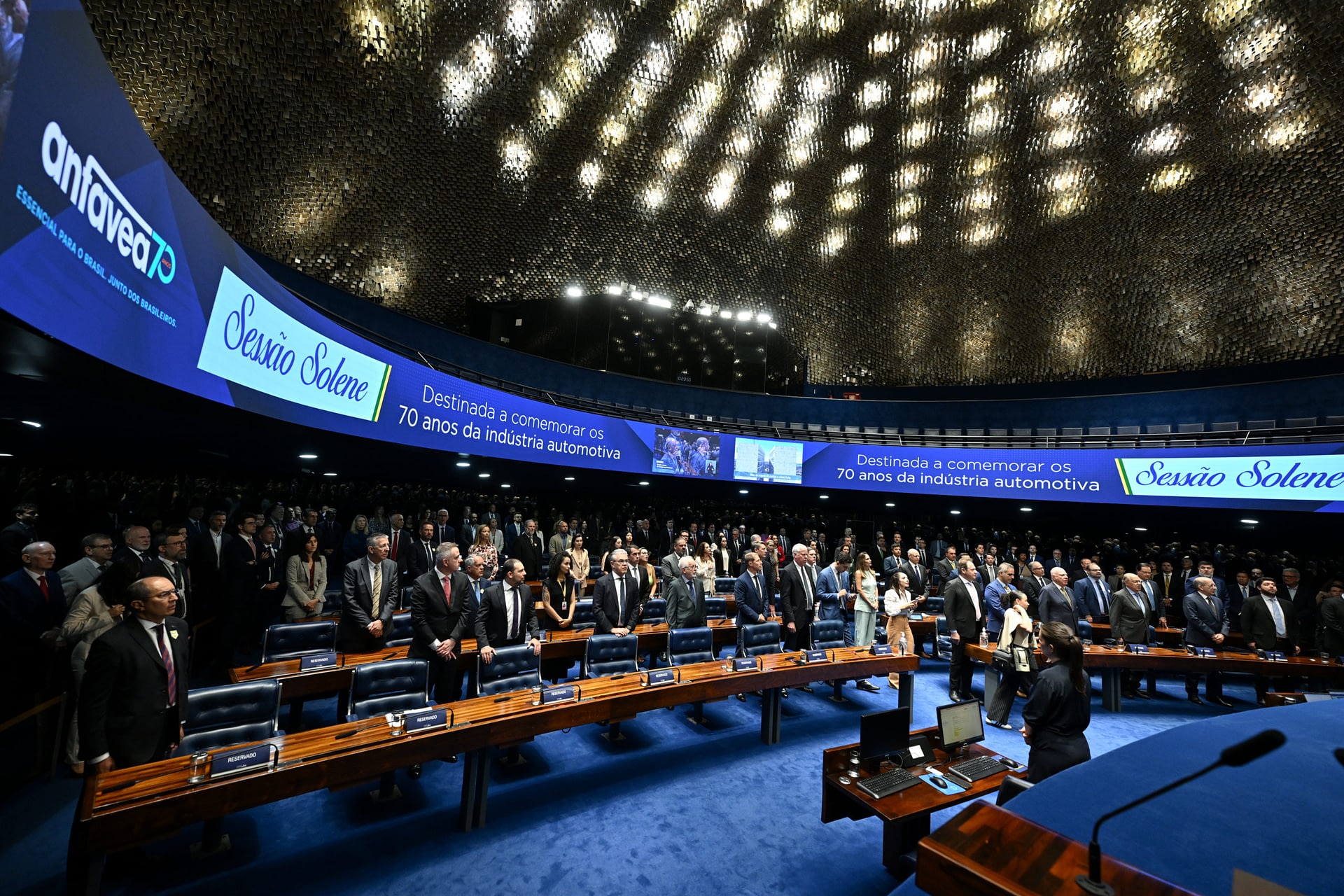Imagem ilustrativa da notícia: Anfavea recebe homenagem do Congresso pelos seus 70 anos
