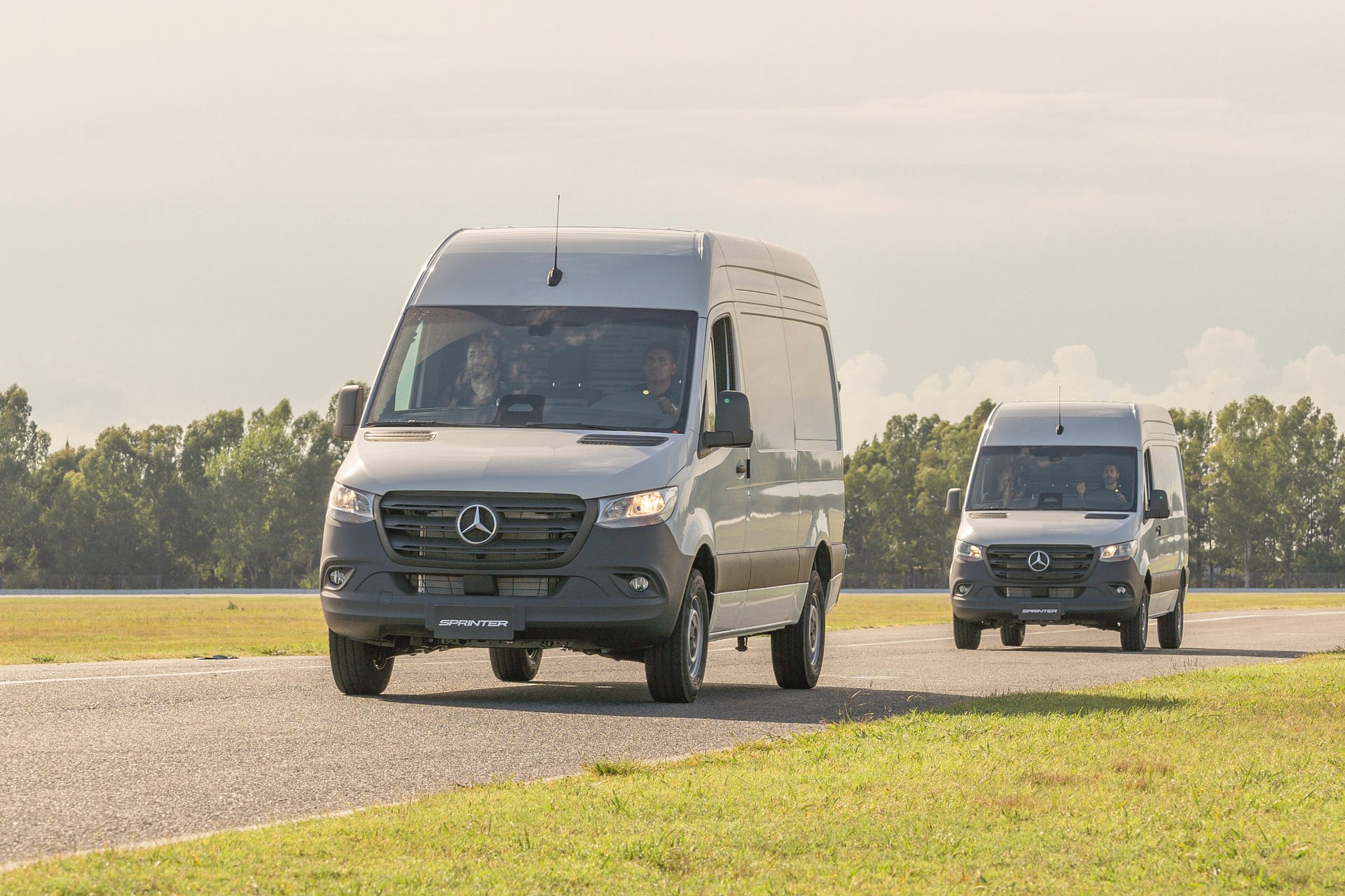 Imagem ilustrativa da notícia: Mercedes-Benz vende 380 Sprinter automática em um mês
