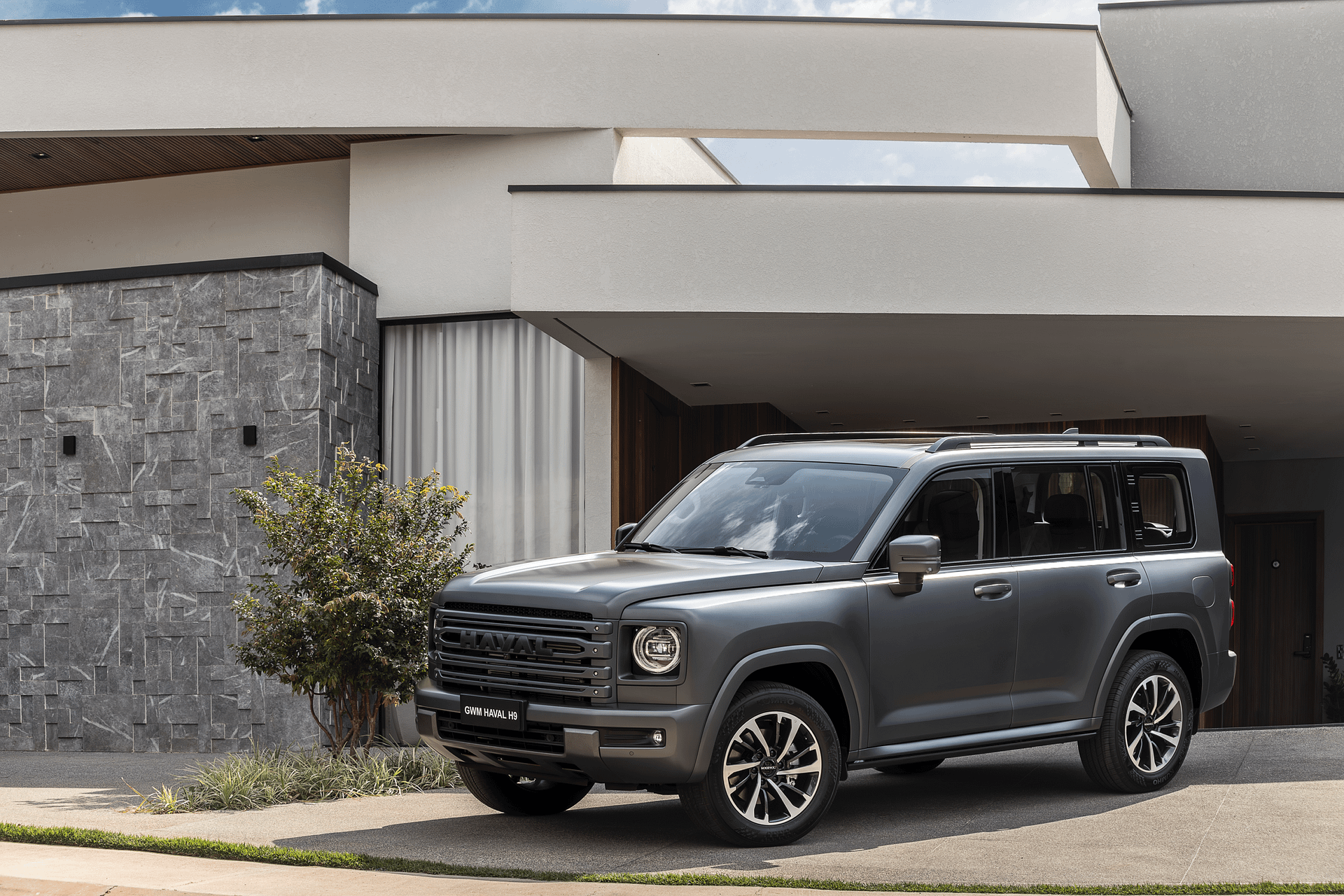 Imagem ilustrativa da notícia: GWM Haval H9 chega à linha 2027 com mudanças visuais a R$ 335 mil