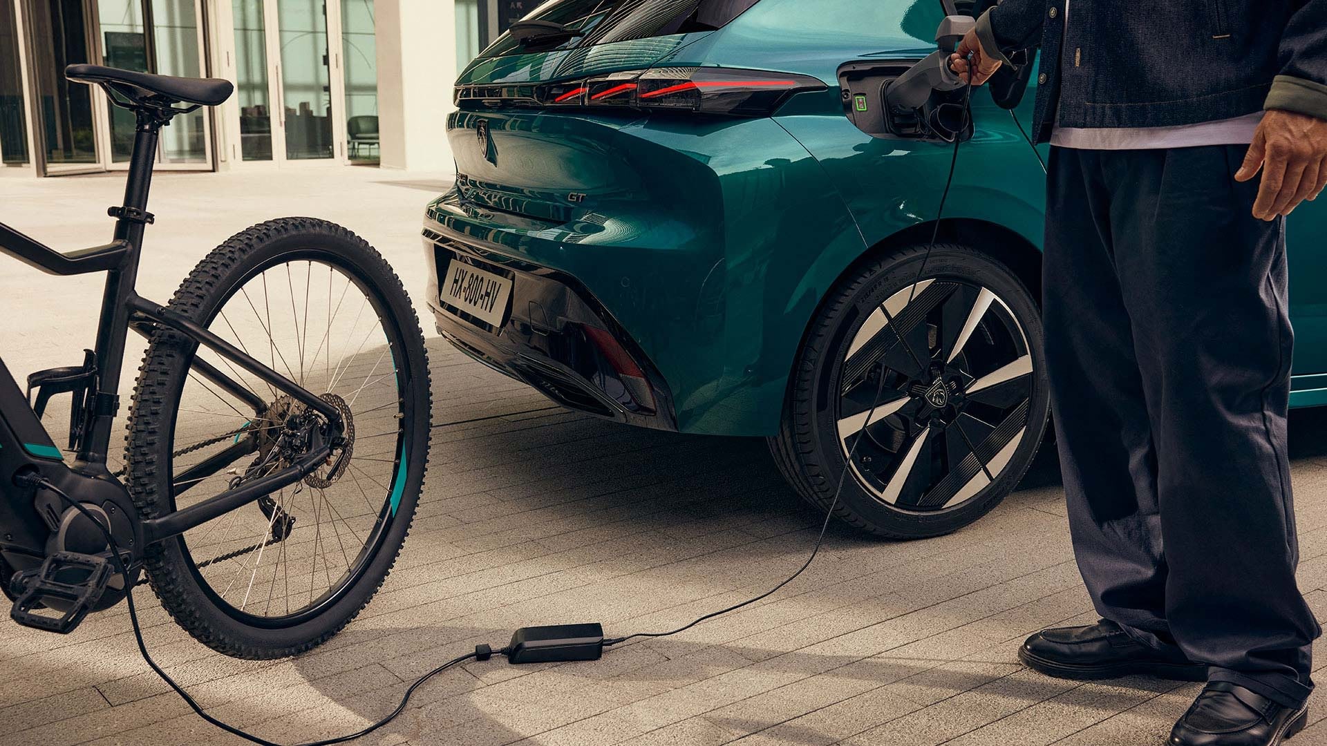 Imagem ilustrativa da notícia: Stellantis investirá € 1 bilhão em fábrica de elétricos na França 